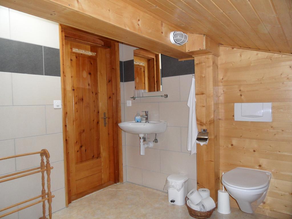 Chalet Esher Surrey Ried-Brig Exteriör bild
